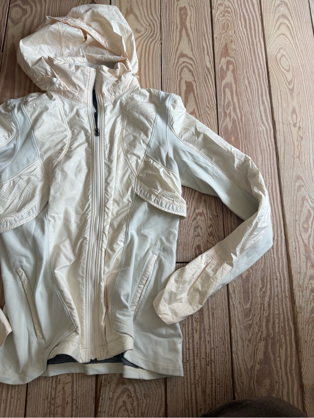 Lululemon Kanto Catch Me Run Jacket size 10